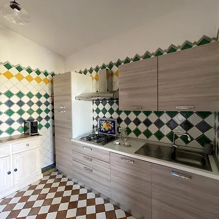 Smeralda Guest house *